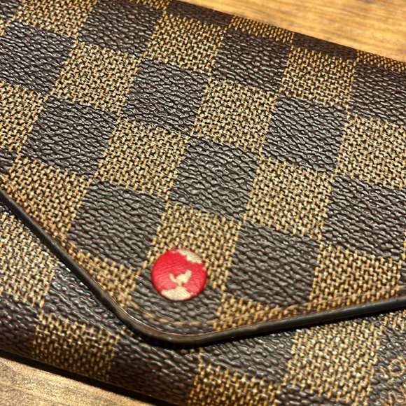 AUTHENTIC Louis Vuitton wallet - Picture 2 of 6